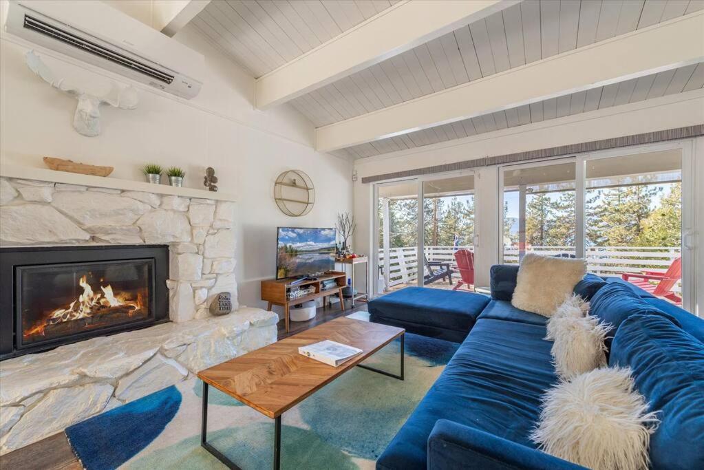 Lake Views, Pet-Friendly Cabin With Hot-Tub In King'S Beach 킹스비치 외부 사진