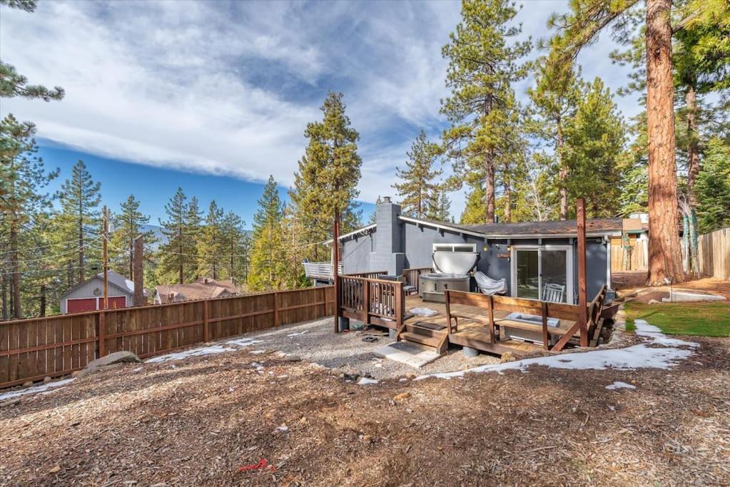 Lake Views, Pet-Friendly Cabin With Hot-Tub In King'S Beach 킹스비치 외부 사진