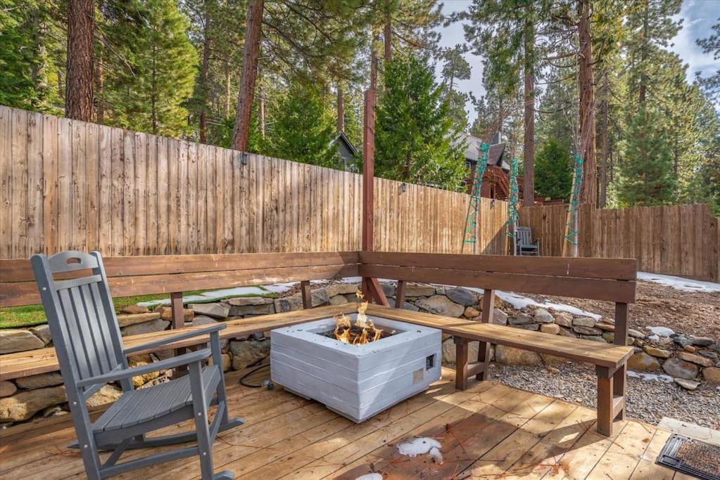 Lake Views, Pet-Friendly Cabin With Hot-Tub In King'S Beach 킹스비치 외부 사진