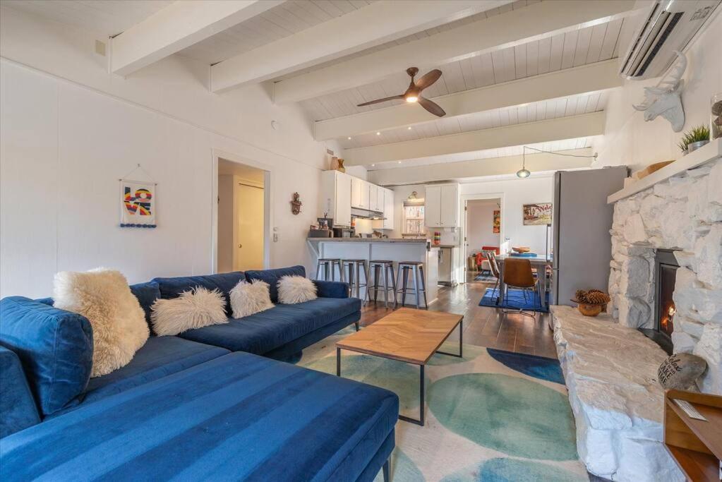 Lake Views, Pet-Friendly Cabin With Hot-Tub In King'S Beach 킹스비치 외부 사진