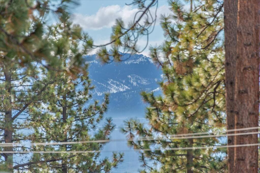 Lake Views, Pet-Friendly Cabin With Hot-Tub In King'S Beach 킹스비치 외부 사진