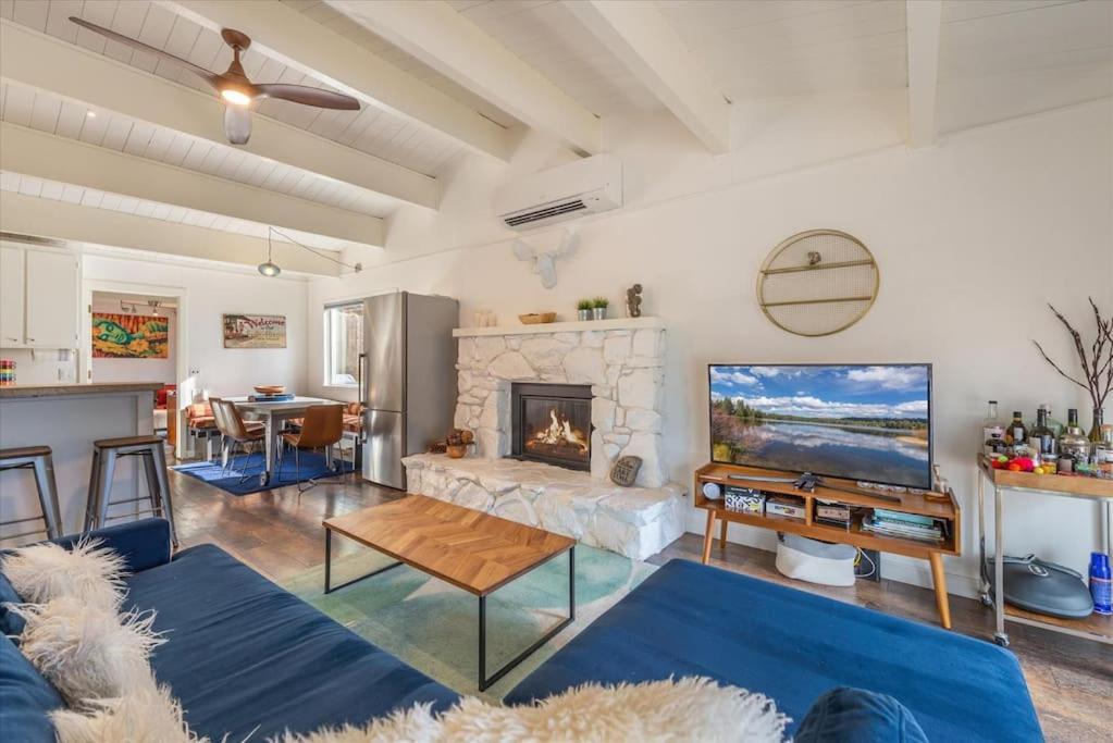 Lake Views, Pet-Friendly Cabin With Hot-Tub In King'S Beach 킹스비치 외부 사진