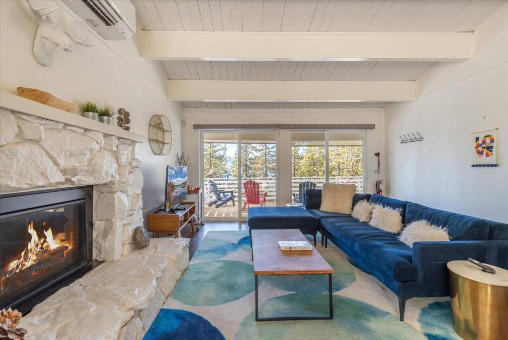 Lake Views, Pet-Friendly Cabin With Hot-Tub In King'S Beach 킹스비치 외부 사진