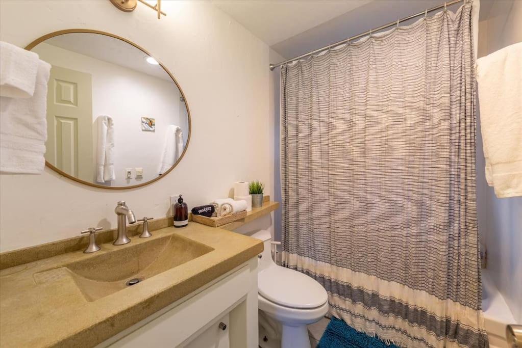 Lake Views, Pet-Friendly Cabin With Hot-Tub In King'S Beach 킹스비치 외부 사진